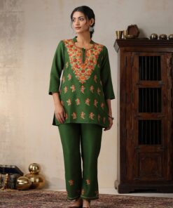 Pantalms Crafts Woollen Aari Embroidered Solid Women's 2 PC Short Kurta Set - Green