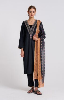 Black Embroidered Zareen Velvet Set with Dupatta